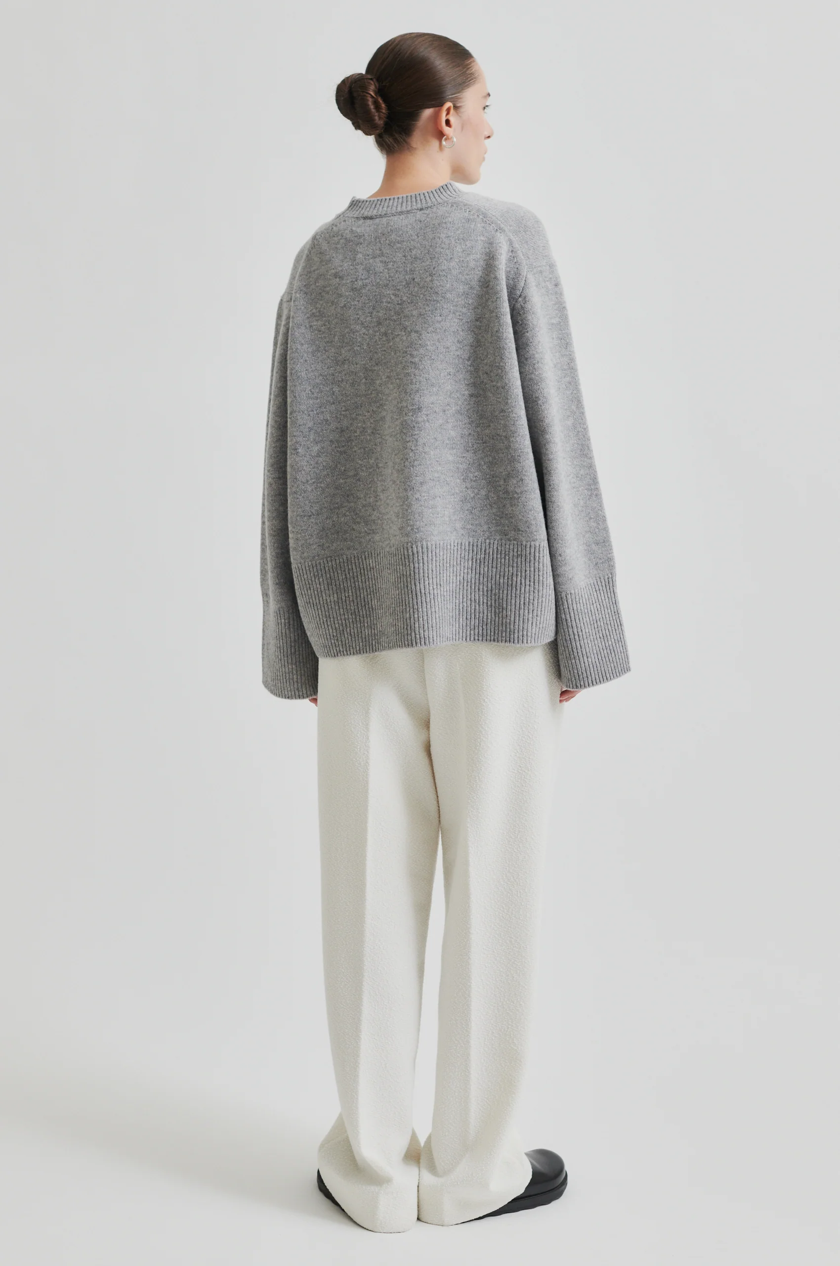 Alpha Knit O-Neck - Image 6